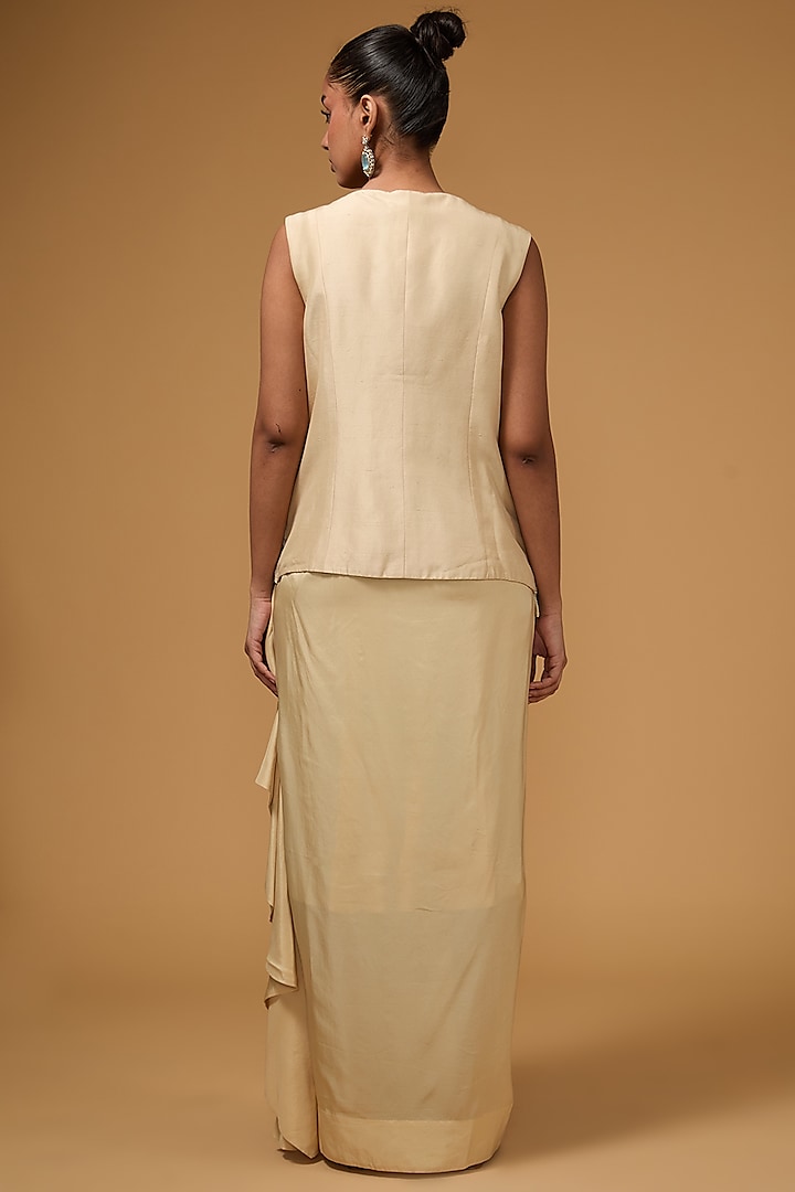 Beige Silk Thread Work Butterfly Cape Set by Minaxi Dadoo at Pernia's Pop Up Shop