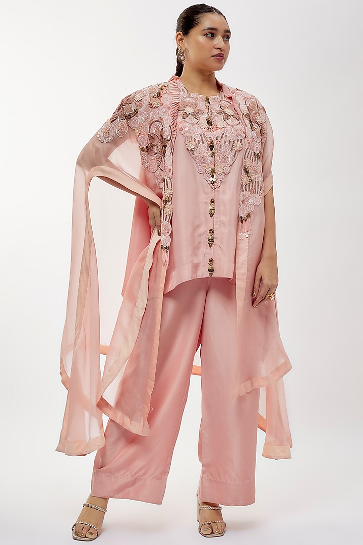 Pink Silk Thread Embroidered Short Kurta Set by Minaxi Dadoo at Pernia's Pop Up Shop