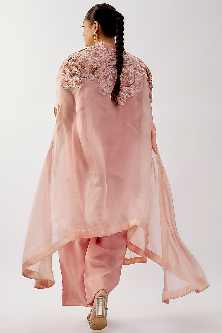 Pink Silk Thread Embroidered Short Kurta Set by Minaxi Dadoo at Pernia's Pop Up Shop