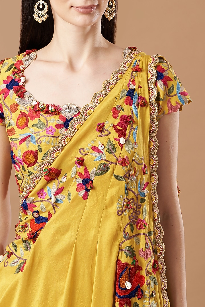 Yellow Dupion Silk Embroidered Draped Reception Saree Set by Minaxi Dadoo at Pernia's Pop Up Shop