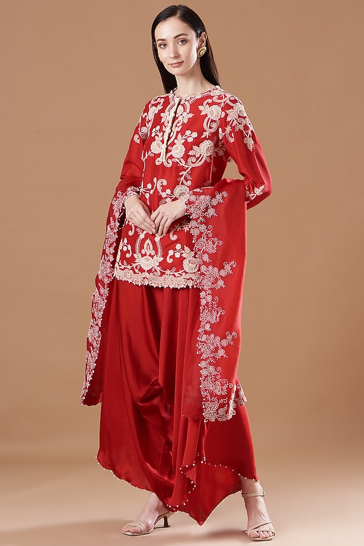 Red Dupion Embroidered Kurta Set by Minaxi Dadoo at Pernia's Pop Up Shop