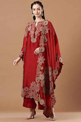 Red Chanderi Embroidered Kurta Set by Minaxi Dadoo