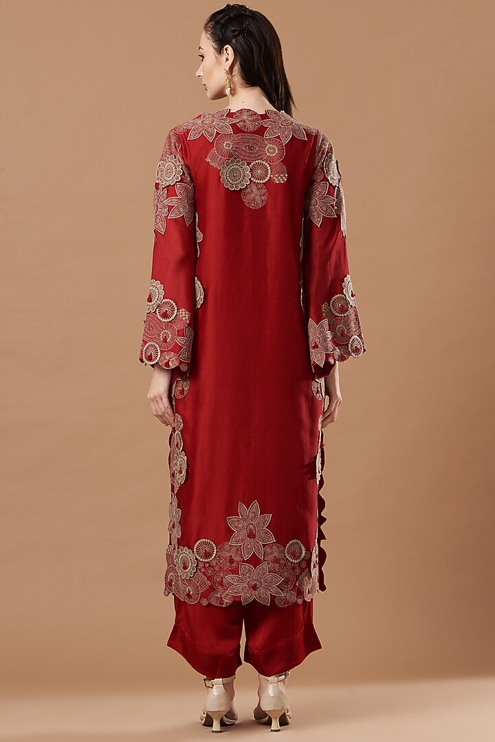 Red Chanderi Embroidered Kurta Set by Minaxi Dadoo at Pernia's Pop Up Shop