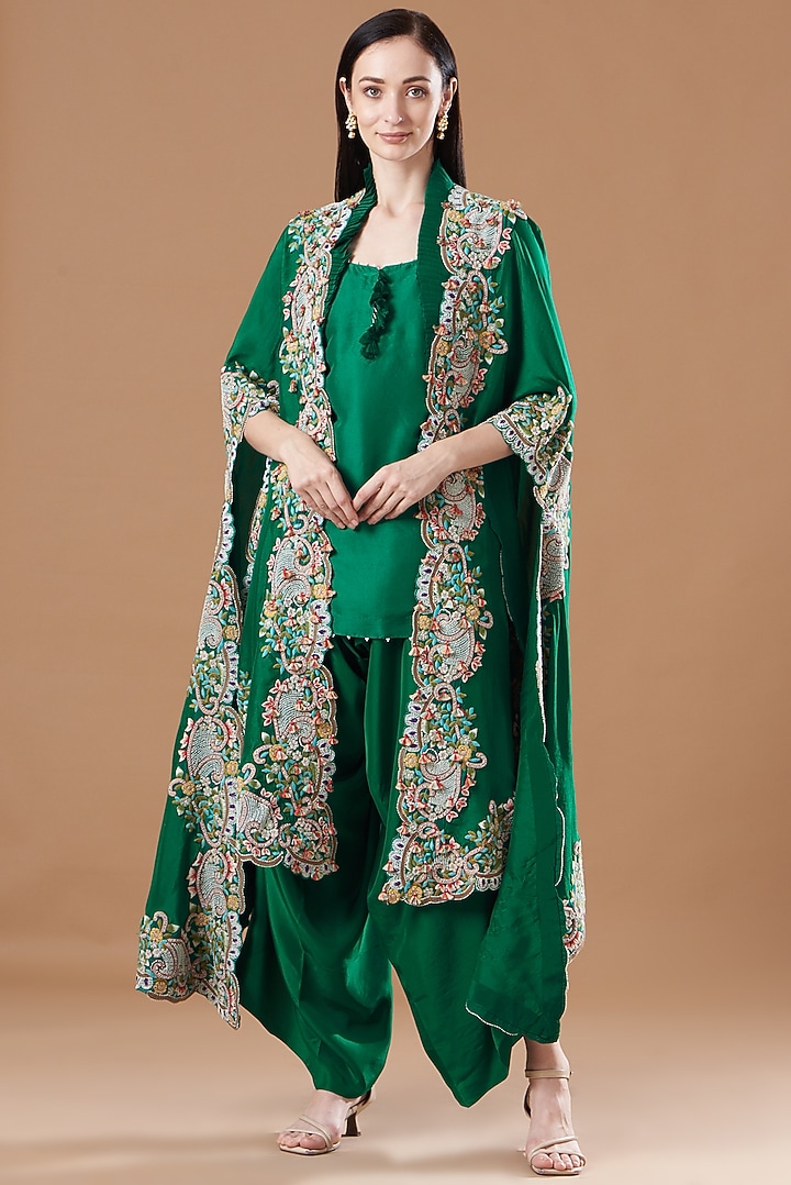 Green Organza Embroidered Cape Set by Minaxi Dadoo at Pernia's Pop Up Shop