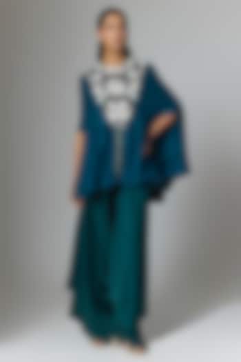 Peacock Blue China Dupion Embroidered Cape Set by Minaxi Dadoo at Pernia's Pop Up Shop