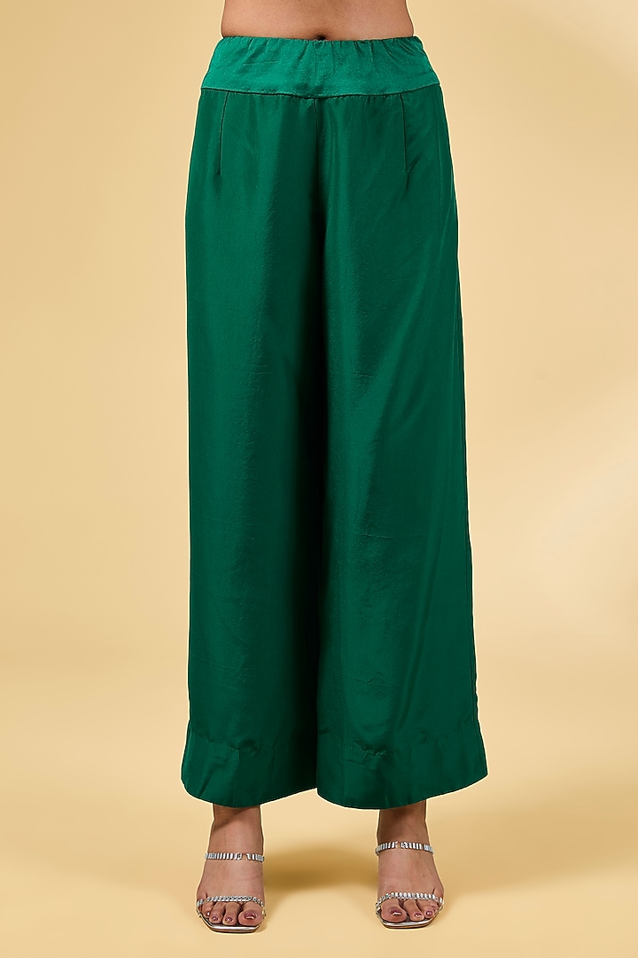 Green Silk Thread Work Straight Kurta Set by Minaxi Dadoo at Pernia's Pop Up Shop