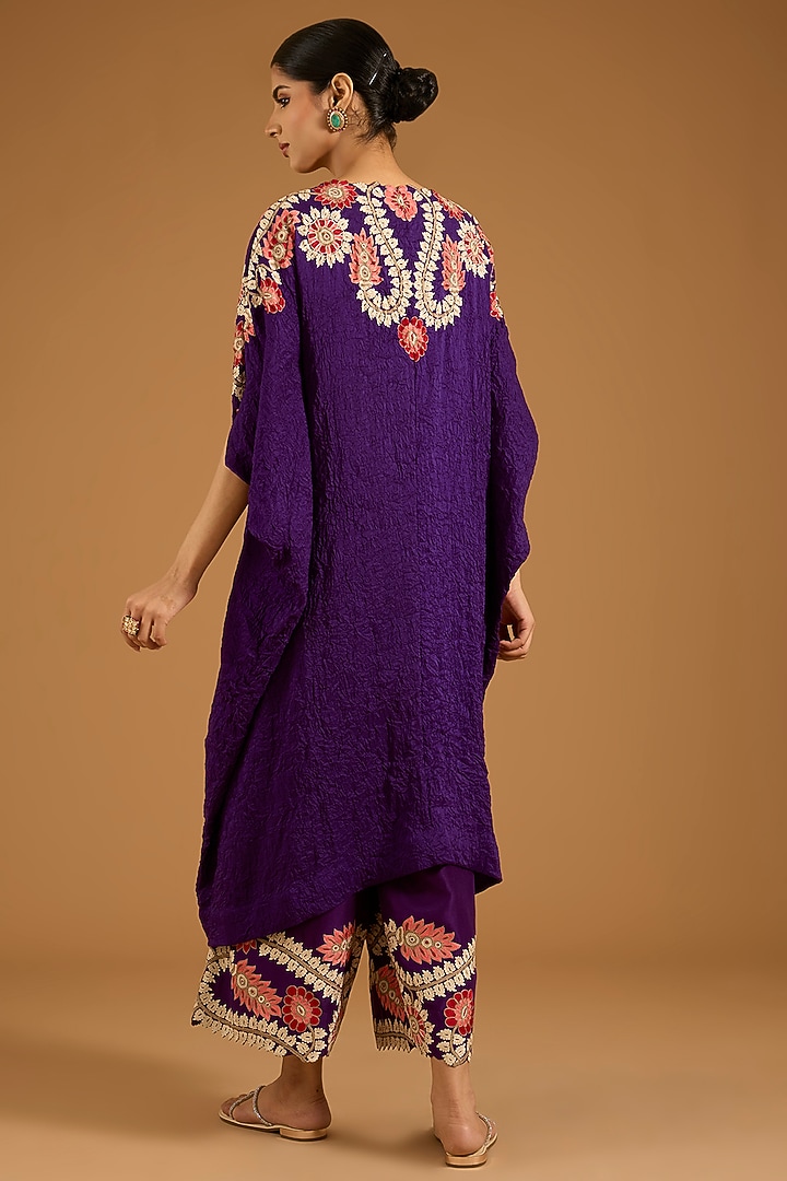 Violet Silk Thread Work Kaftan Set by Minaxi Dadoo at Pernia's Pop Up Shop