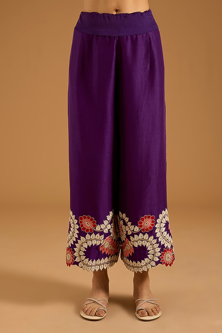 Violet Silk Thread Work Kaftan Set by Minaxi Dadoo at Pernia's Pop Up Shop