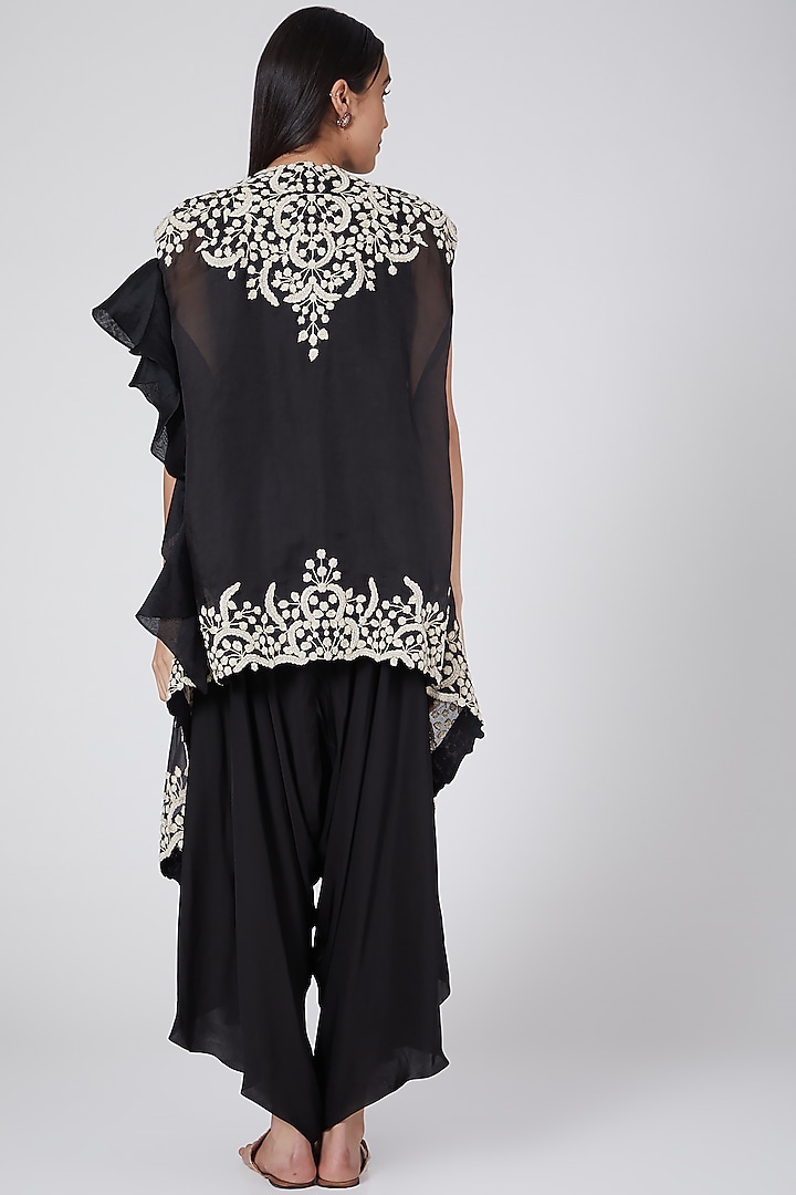 Black Embroidered Cape Set by Minaxi Dadoo at Pernia's Pop Up Shop