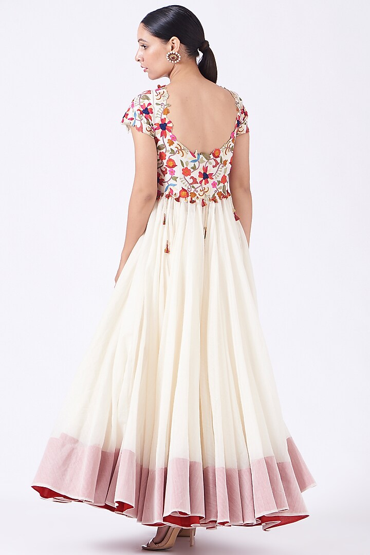 Off-White Embroidered Bridal Anarkali Set by Minaxi Dadoo at Pernia's Pop Up Shop