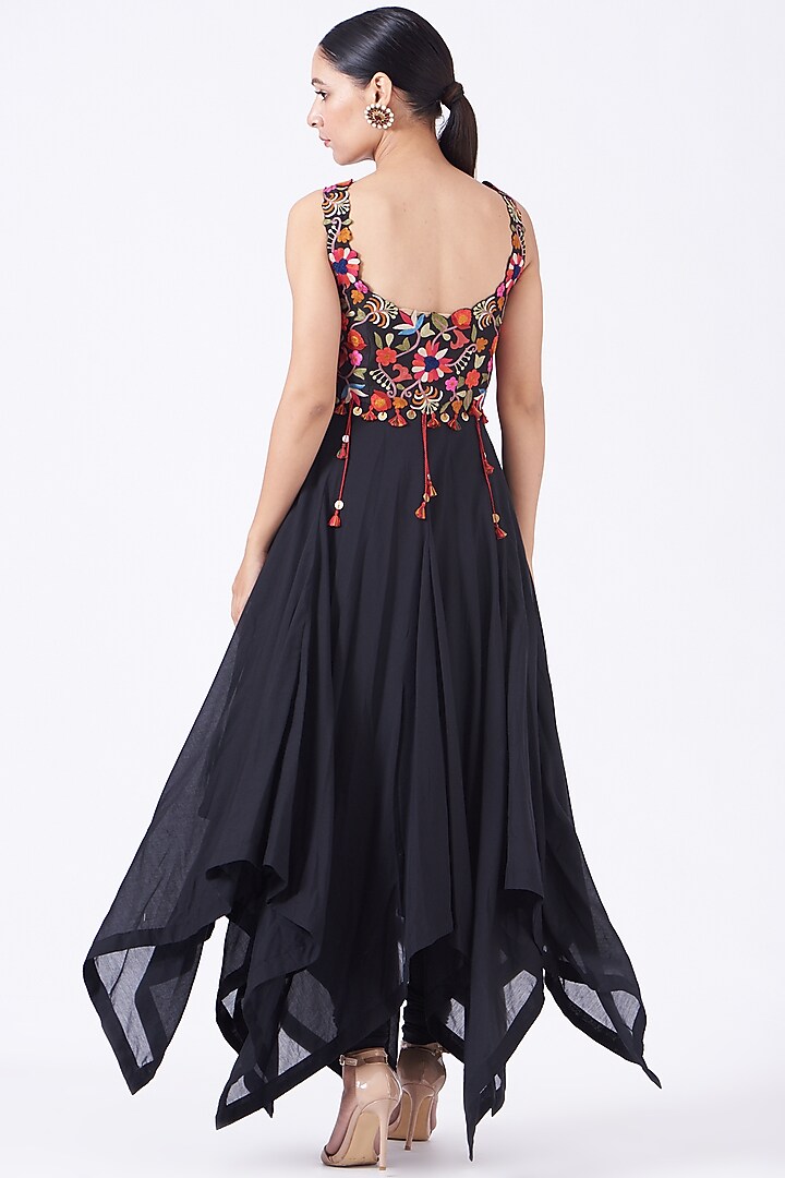 Steel Black Embroidered Kurta Set by Minaxi Dadoo at Pernia's Pop Up Shop
