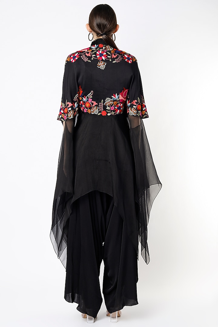 Black Embroidered Cape Set by Minaxi Dadoo at Pernia's Pop Up Shop