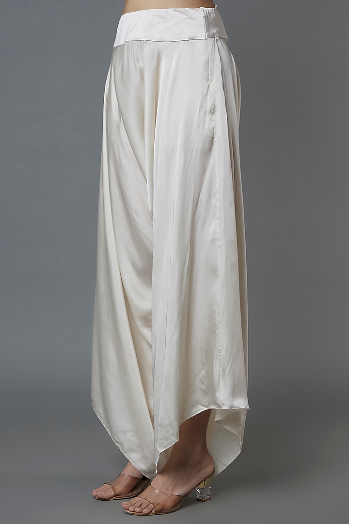 Ivory Silk Embroidered Cape Set by Minaxi Dadoo at Pernia's Pop Up Shop