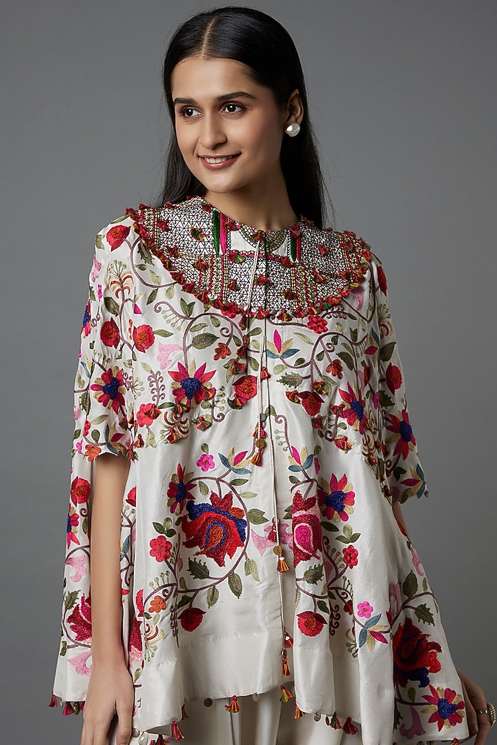 Ivory Silk Embroidered Cape Set by Minaxi Dadoo at Pernia's Pop Up Shop