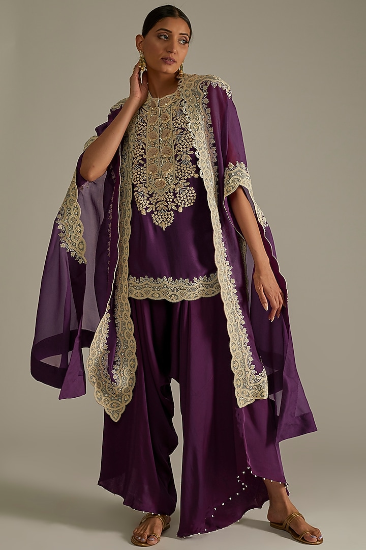 Purple Embroidered Cape Set by Minaxi Dadoo at Pernia's Pop Up Shop