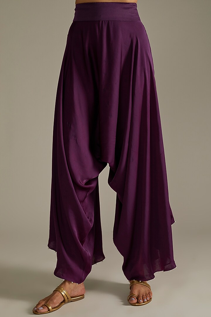 Purple Embroidered Cape Set by Minaxi Dadoo at Pernia's Pop Up Shop
