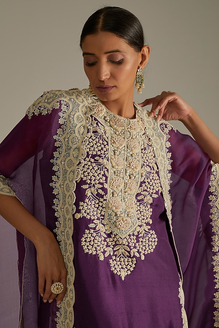 Purple Embroidered Cape Set by Minaxi Dadoo at Pernia's Pop Up Shop