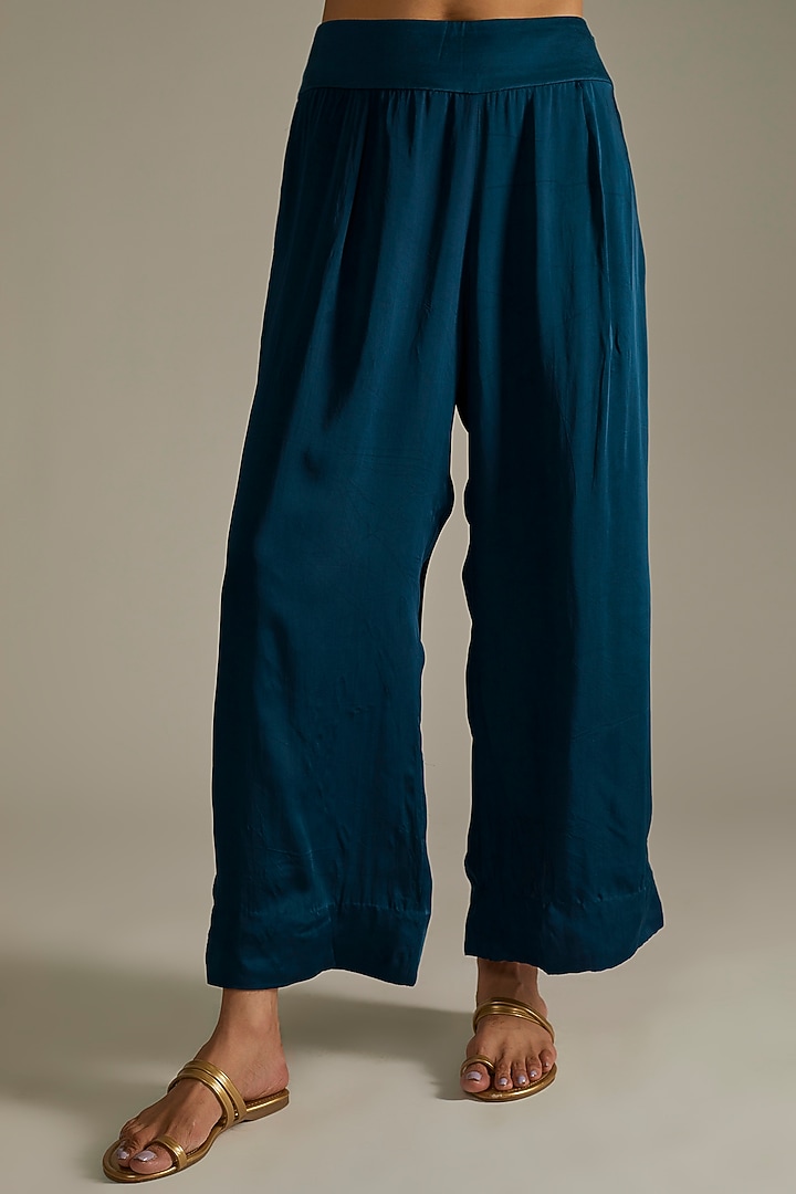 Peacock Blue Embroidered Kurta Set by Minaxi Dadoo at Pernia's Pop Up Shop