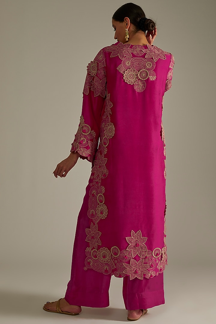 Rani Pink Embroidered Kurta Set by Minaxi Dadoo at Pernia's Pop Up Shop