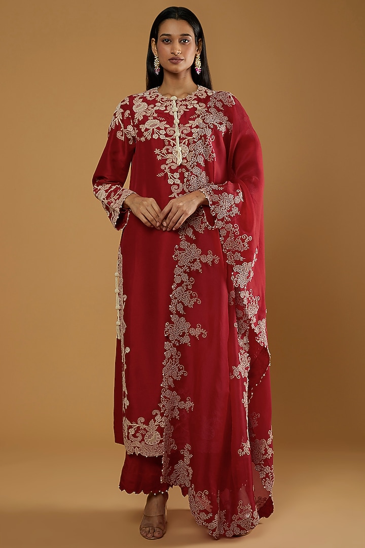 Red Embellished Kurta Set by Minaxi Dadoo at Pernia's Pop Up Shop