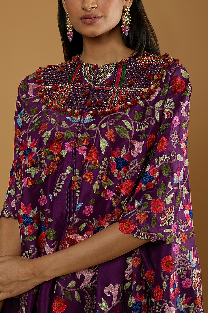 Purple Embroidered Cape Set by Minaxi Dadoo at Pernia's Pop Up Shop