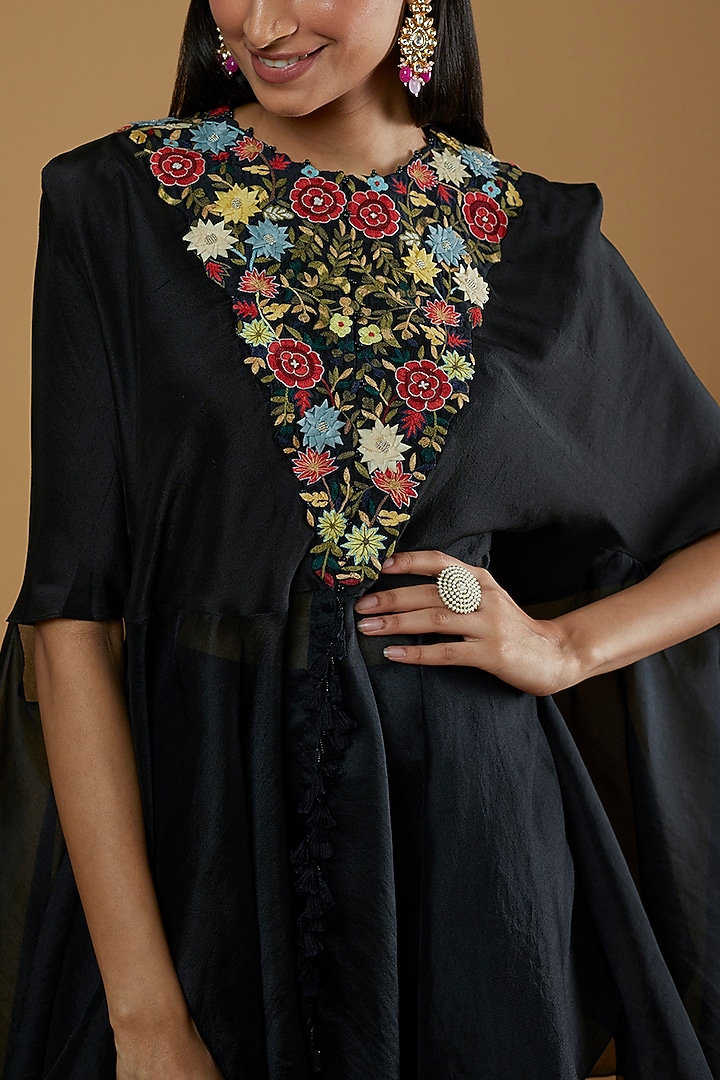 Black Dupion Embroidered Cape Set by Minaxi Dadoo at Pernia's Pop Up Shop