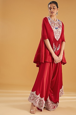 Red Dupion Thread & Pearl Embroidered Cape Set by Minaxi Dadoo