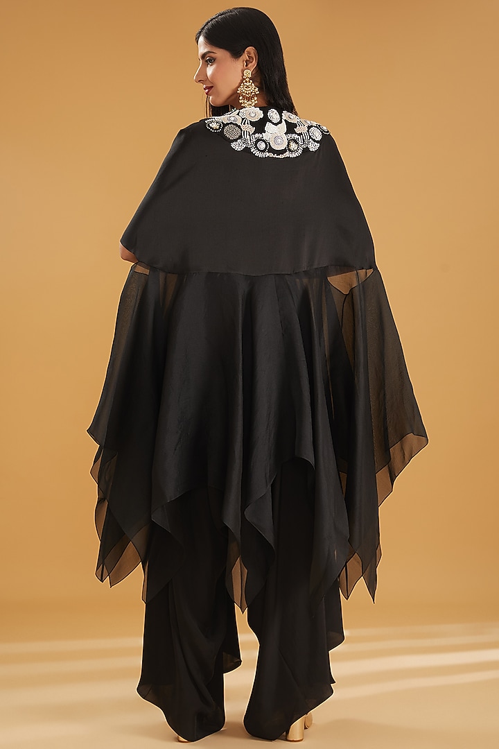Black Dupion & Organza Sequins Embroidered Cape Set by Minaxi Dadoo at Pernia's Pop Up Shop