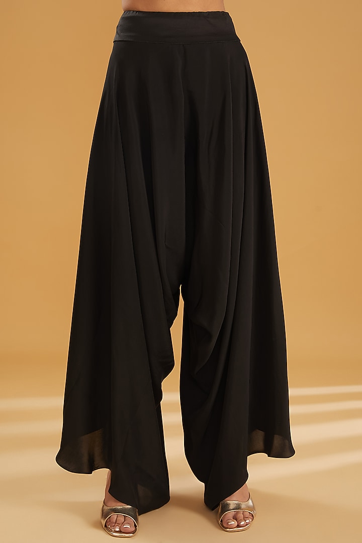 Black Dupion & Organza Sequins Embroidered Cape Set by Minaxi Dadoo at Pernia's Pop Up Shop
