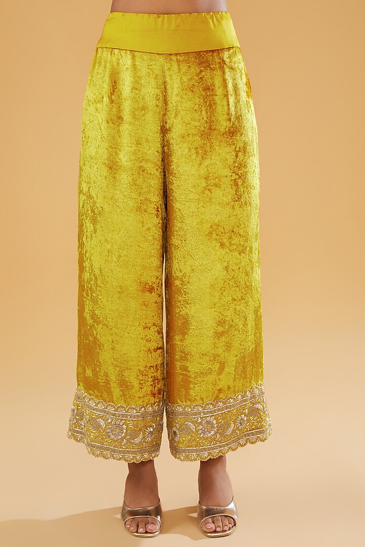 Yellow Velvet Thread Work Kaftan Set by Minaxi Dadoo at Pernia's Pop Up Shop