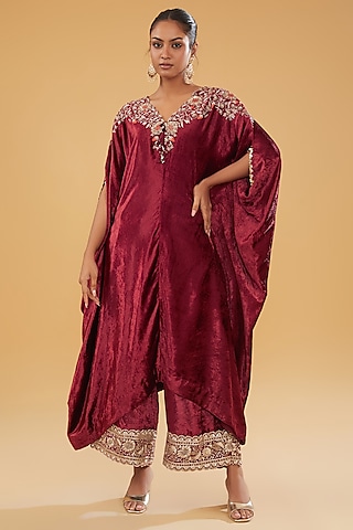 Maroon Velvet Thread Work Kaftan Set by Minaxi Dadoo