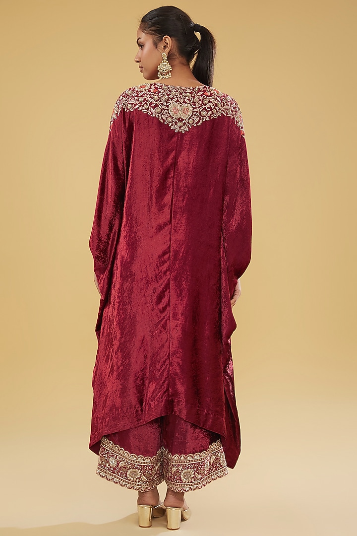 Maroon Velvet Thread Work Kaftan Set by Minaxi Dadoo at Pernia's Pop Up Shop