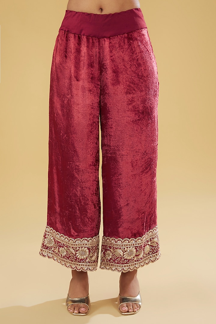 Maroon Velvet Thread Work Kaftan Set by Minaxi Dadoo at Pernia's Pop Up Shop