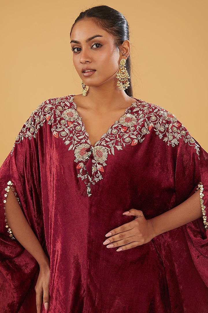 Maroon Velvet Thread Work Kaftan Set by Minaxi Dadoo at Pernia's Pop Up Shop