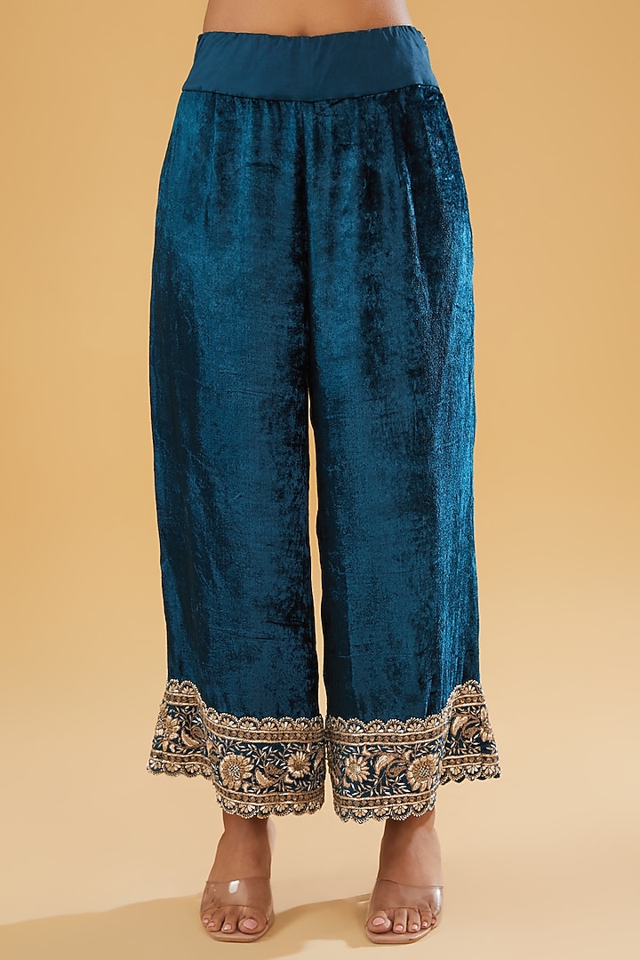 Blue Velvet Thread Work Kaftan Set by Minaxi Dadoo at Pernia's Pop Up Shop