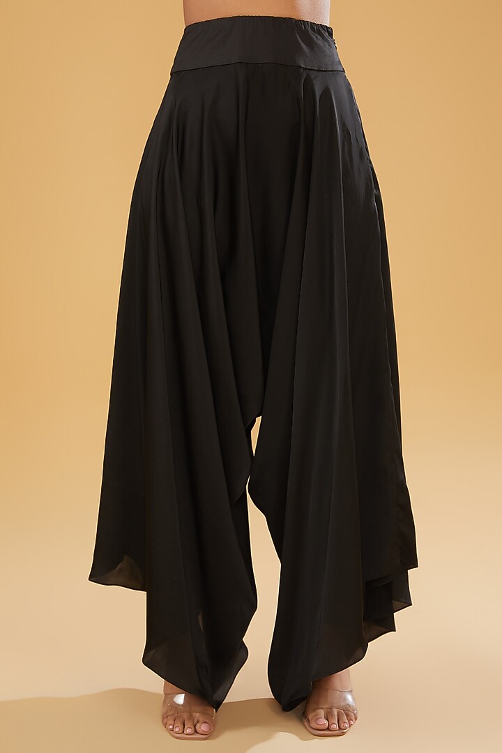 Black Dupion Thread Work Cape Set by Minaxi Dadoo at Pernia's Pop Up Shop