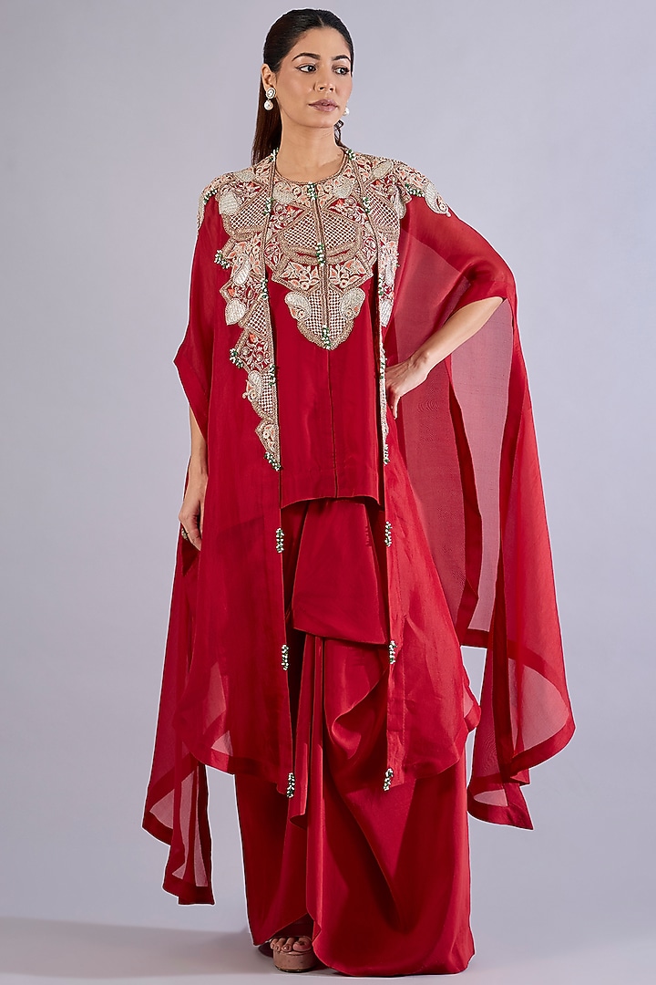 Red Organza Thread & Zari Work Cape Set by Minaxi Dadoo at Pernia's Pop Up Shop