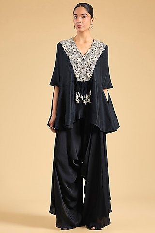 Black Silk & Organza Embroidered Cape Set by Minaxi Dadoo