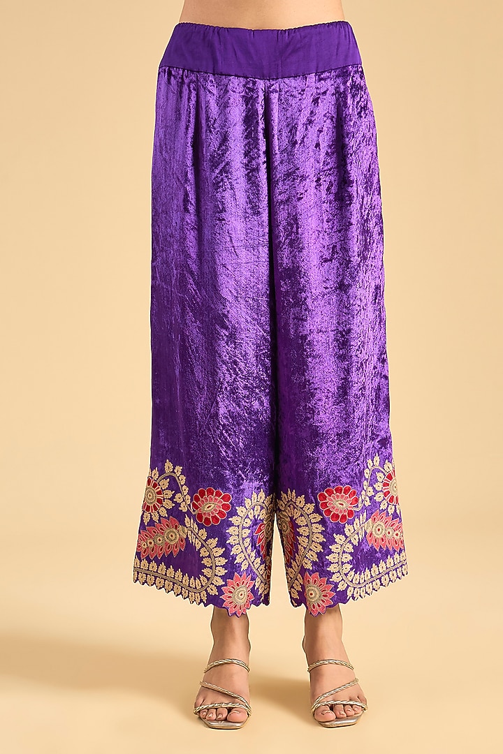 Purple Velvet Thread Work Kaftan Set by Minaxi Dadoo at Pernia's Pop Up Shop