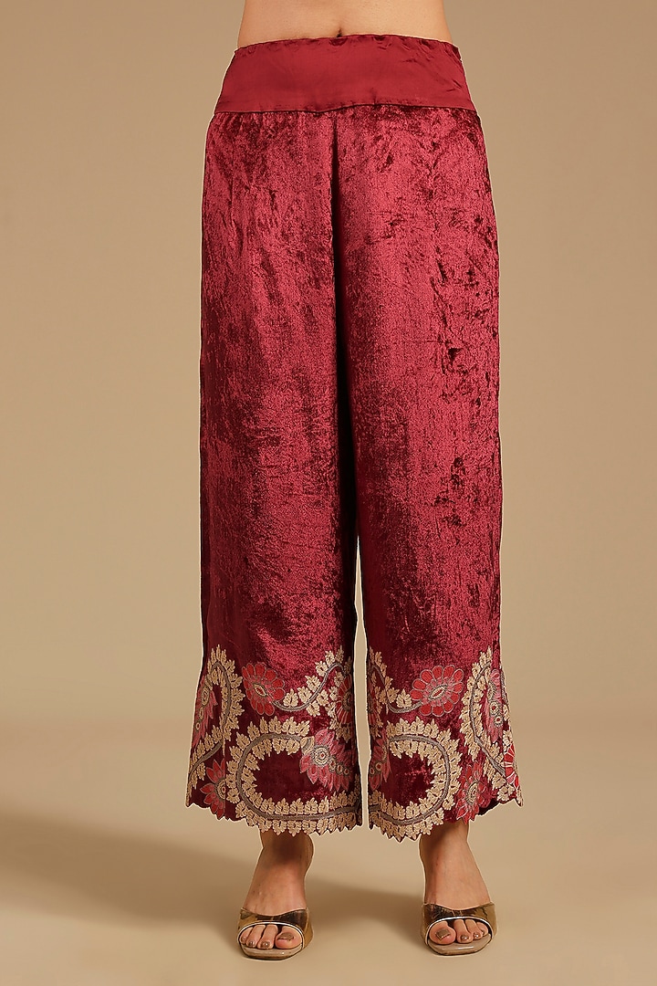 Maroon Velvet Threadwork Kaftan Set by Minaxi Dadoo at Pernia's Pop Up Shop
