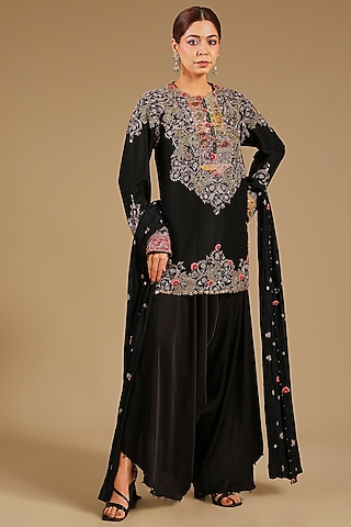 Black Dupion Threadwork Short Kurta Set by Minaxi Dadoo