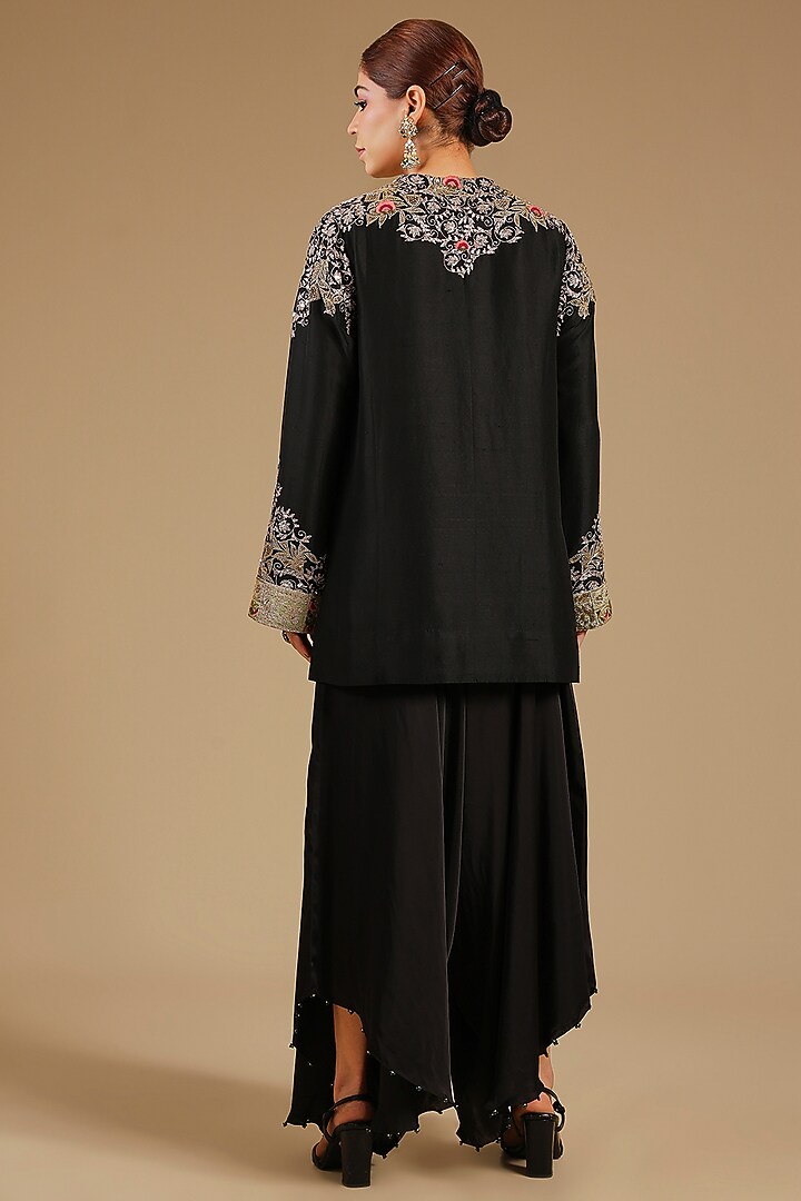 Black Dupion Threadwork Short Kurta Set by Minaxi Dadoo at Pernia's Pop Up Shop