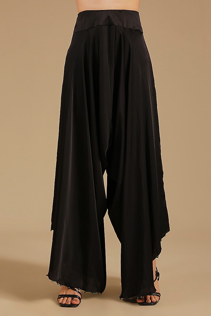 Black Dupion Threadwork Short Kurta Set by Minaxi Dadoo at Pernia's Pop Up Shop