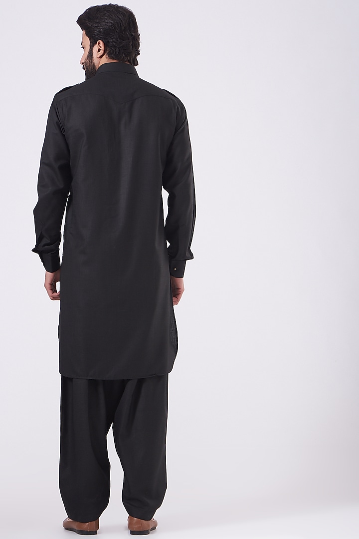 Black Pathani Kurta Set by Manish Nagdeo Men at Pernia's Pop Up Shop