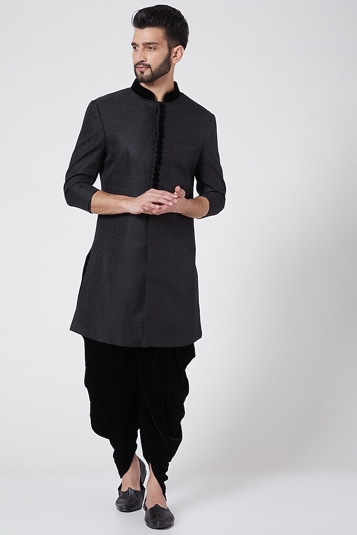 Black Kurta Set by Manish Nagdeo Men at Pernia's Pop Up Shop
