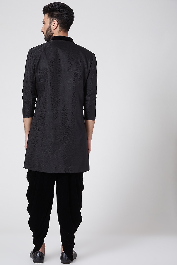 Black Kurta Set by Manish Nagdeo Men at Pernia's Pop Up Shop