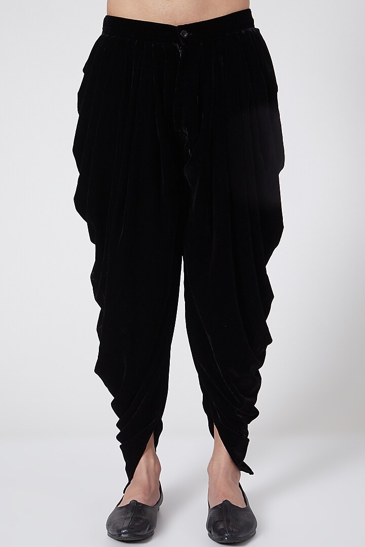 Black Kurta Set by Manish Nagdeo Men at Pernia's Pop Up Shop