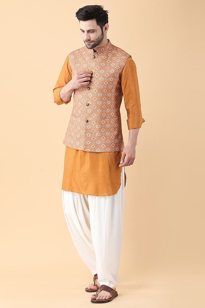 Mustard Ruby Cotton Silk Printed Bundi Jacket Set by Manish Nagdeo Men at Pernia's Pop Up Shop