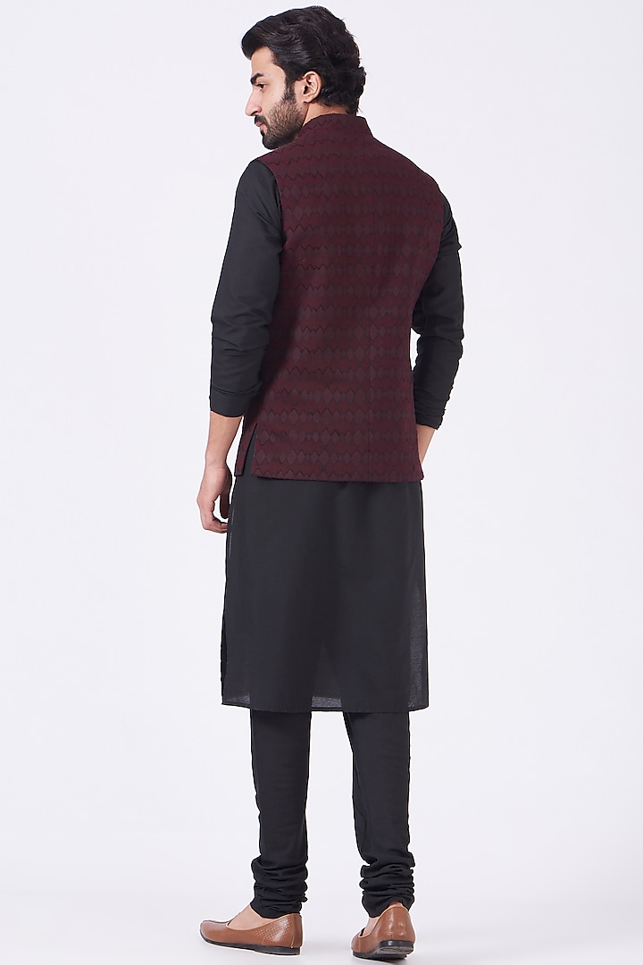 Maroon Cotton Embroidered Bundi Jacket Set by Manish Nagdeo Men at Pernia's Pop Up Shop