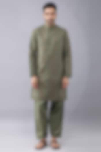 Green Ruby Silk Printed & Thread Work Kurta Set by Manish Nagdeo Men at Pernia's Pop Up Shop